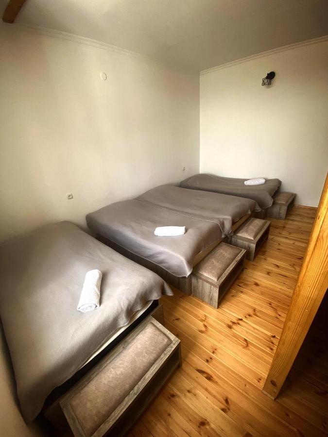 Guesthouse Data Mestia Bagian luar foto