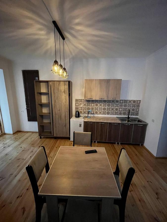 Guesthouse Data Mestia Bagian luar foto